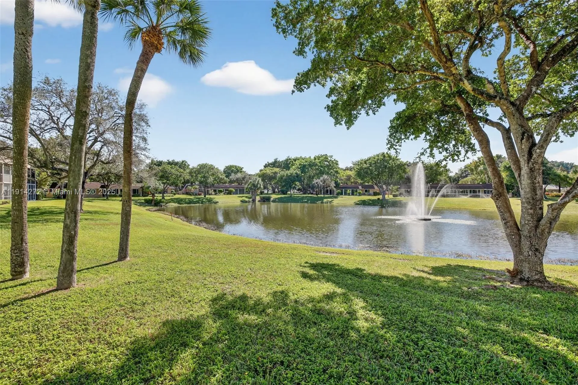 3611 Oaks Clubhouse Drive Pompano Beach FL 33069