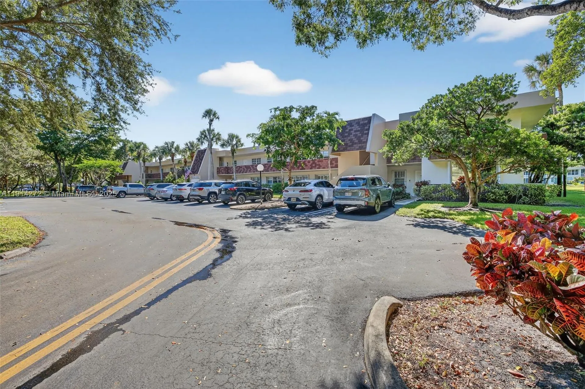 3611 Oaks Clubhouse Drive Pompano Beach FL 33069