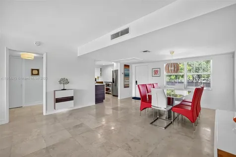 3611 Oaks Clubhouse Drive Pompano Beach FL 33069