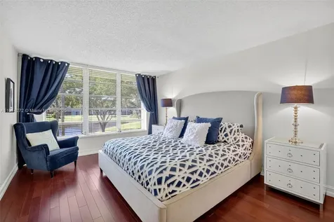 3611 Oaks Clubhouse Drive Pompano Beach FL 33069