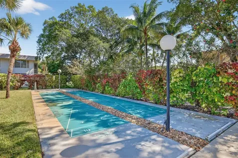 3611 Oaks Clubhouse Drive Pompano Beach FL 33069