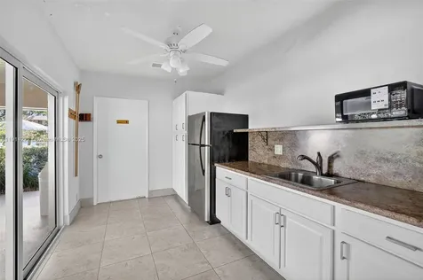 3611 Oaks Clubhouse Drive Pompano Beach FL 33069
