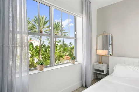 1060 Ocean Drive Miami Beach FL 33139