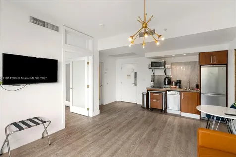 1060 Ocean Drive Miami Beach FL 33139