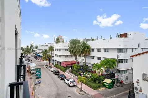 1060 Ocean Drive Miami Beach FL 33139
