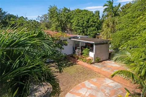 16050 NE 8th Court North Miami Beach FL 33162