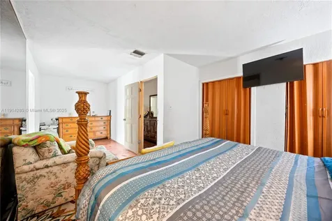16050 NE 8th Court North Miami Beach FL 33162