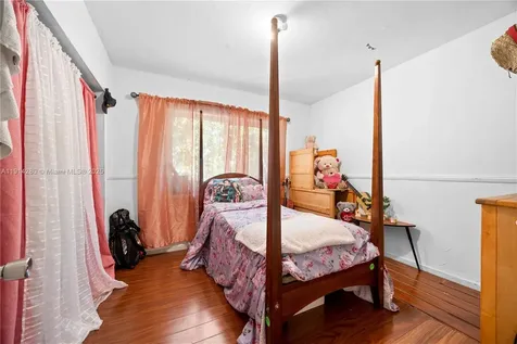 16050 NE 8th Court North Miami Beach FL 33162