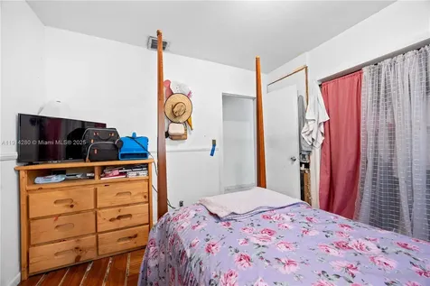 16050 NE 8th Court North Miami Beach FL 33162