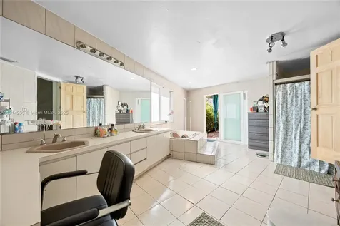 16050 NE 8th Court North Miami Beach FL 33162