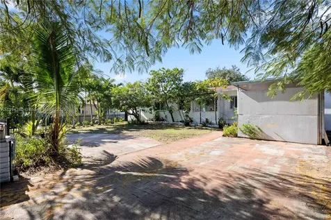 16050 NE 8th Court North Miami Beach FL 33162