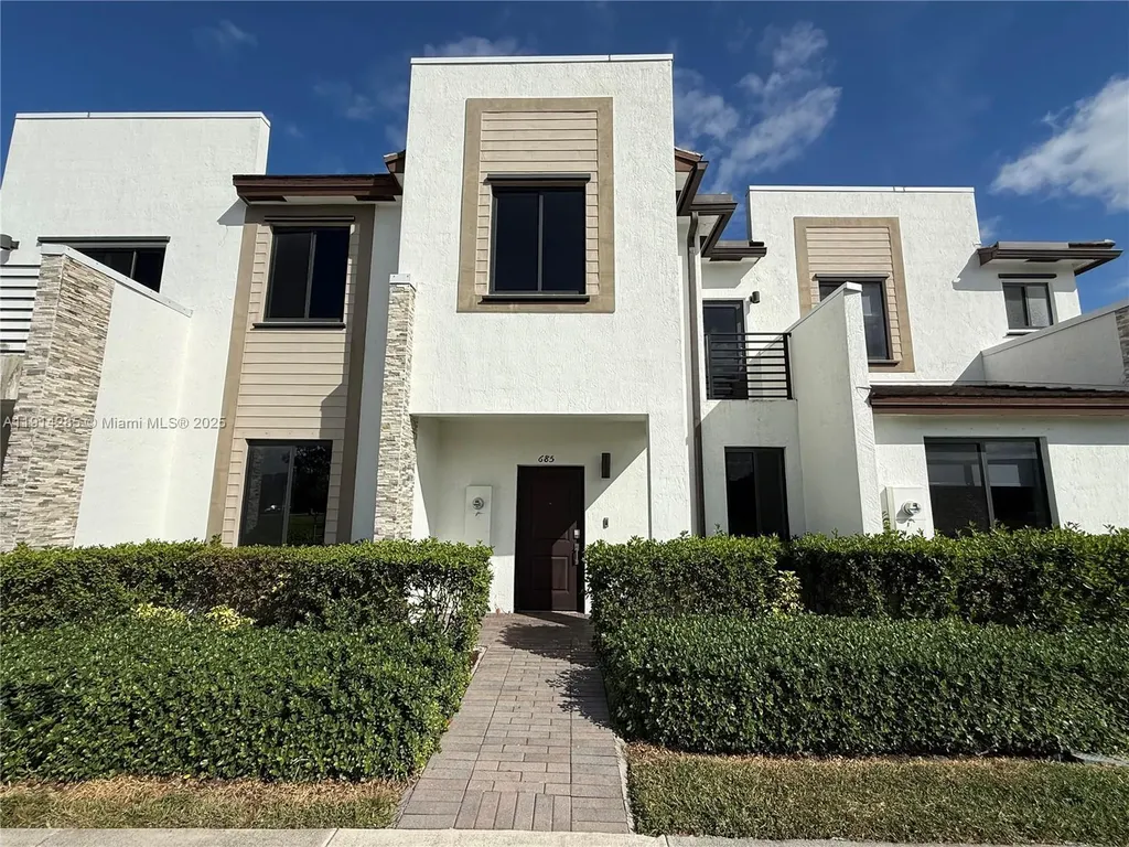 685 NE 208th Terrace Miami FL 33179