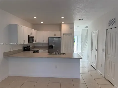 685 NE 208th Terrace Miami FL 33179