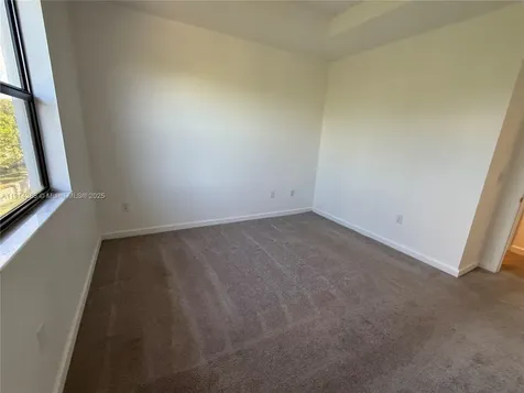 685 NE 208th Terrace Miami FL 33179