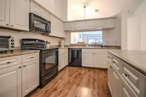 7652 S Pinewalk Drive S Margate FL 33063