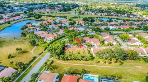 7652 S Pinewalk Drive S Margate FL 33063
