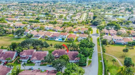 7652 S Pinewalk Drive S Margate FL 33063