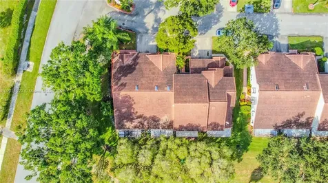 7652 S Pinewalk Drive S Margate FL 33063