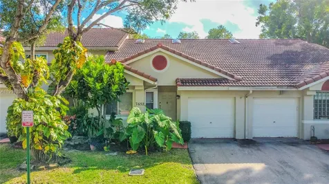 7652 S Pinewalk Drive S Margate FL 33063