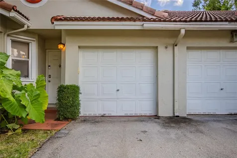 7652 S Pinewalk Drive S Margate FL 33063