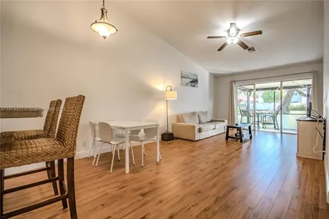 7652 S Pinewalk Drive S Margate FL 33063
