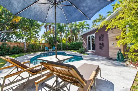 3460 NE 17th Way Oakland Park FL 33334