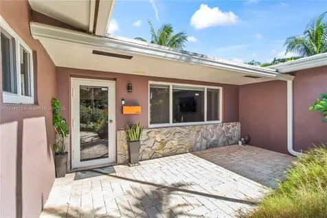 3460 NE 17th Way Oakland Park FL 33334