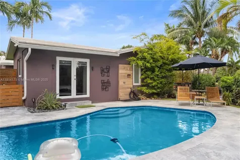 3460 NE 17th Way Oakland Park FL 33334