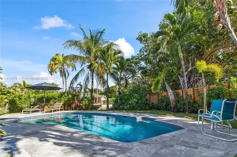 3460 NE 17th Way Oakland Park FL 33334