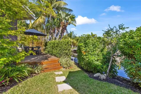 3460 NE 17th Way Oakland Park FL 33334