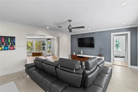 3460 NE 17th Way Oakland Park FL 33334