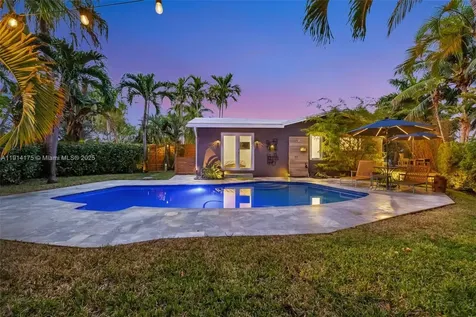 3460 NE 17th Way Oakland Park FL 33334
