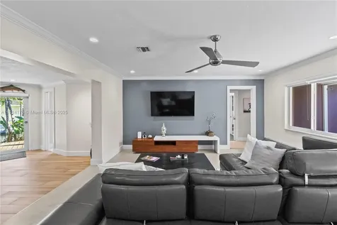 3460 NE 17th Way Oakland Park FL 33334