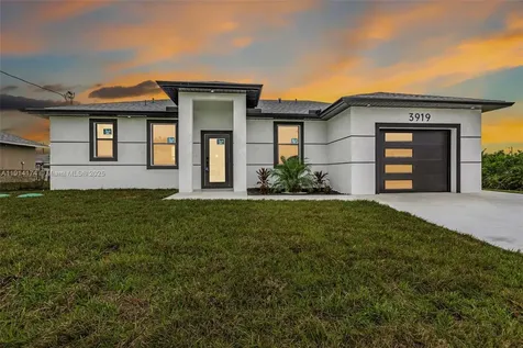 3919 SW 8th Street Lehigh Acres FL 33976