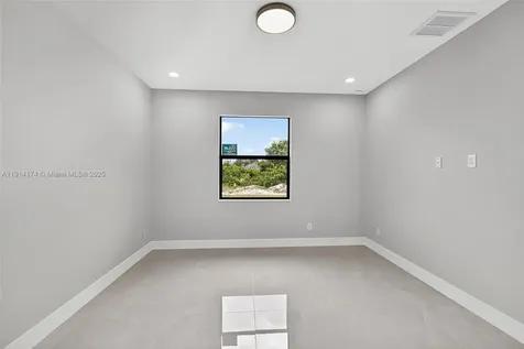 3919 SW 8th Street Lehigh Acres FL 33976