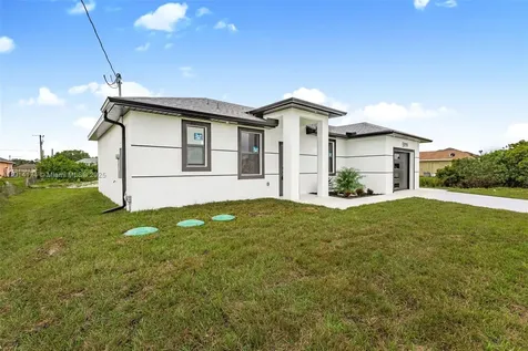 3919 SW 8th Street Lehigh Acres FL 33976