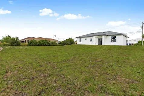3919 SW 8th Street Lehigh Acres FL 33976