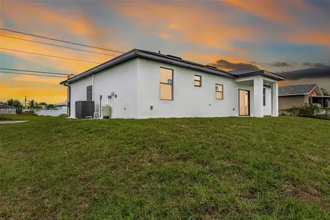 3919 SW 8th Street Lehigh Acres FL 33976