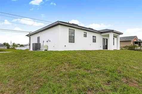 3919 SW 8th Street Lehigh Acres FL 33976