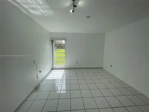4719 NW 7th Street Miami FL 33126