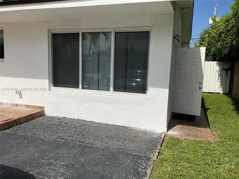 2914 SW 92nd Court Miami FL 33165