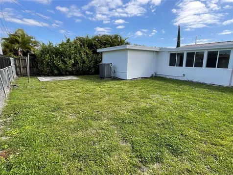 2914 SW 92nd Court Miami FL 33165