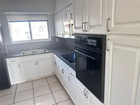 2914 SW 92nd Court Miami FL 33165