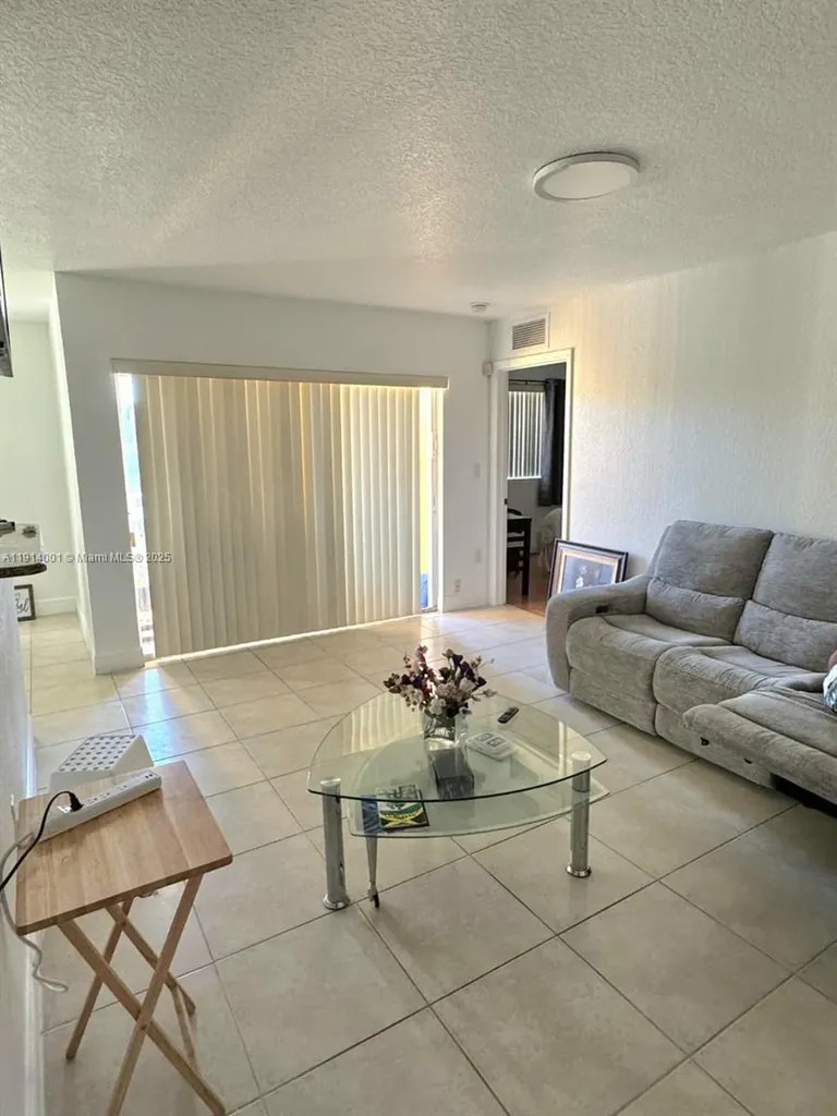 21130 SW 87th Avenue Cutler Bay FL 33189