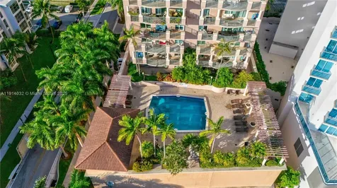 17555 Atlantic Boulevard Sunny Isles Beach FL 33160
