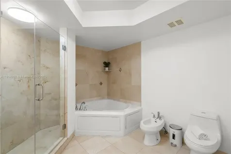 17555 Atlantic Boulevard Sunny Isles Beach FL 33160