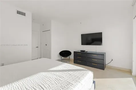 17555 Atlantic Boulevard Sunny Isles Beach FL 33160