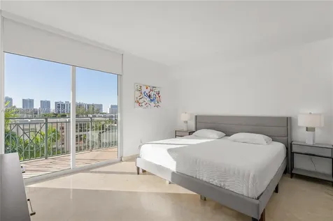 17555 Atlantic Boulevard Sunny Isles Beach FL 33160