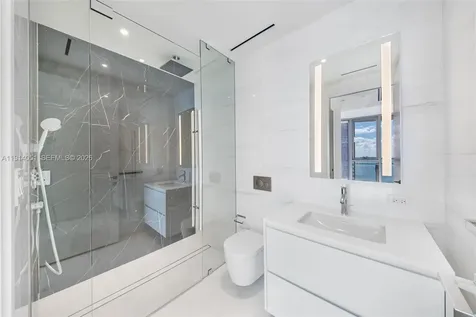 300 Biscayne Boulevard Way Miami FL 33131
