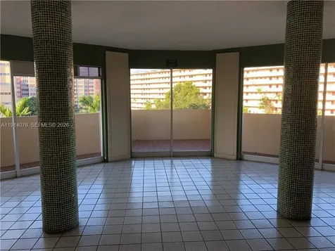 1750 NE 191st Street Miami FL 33179
